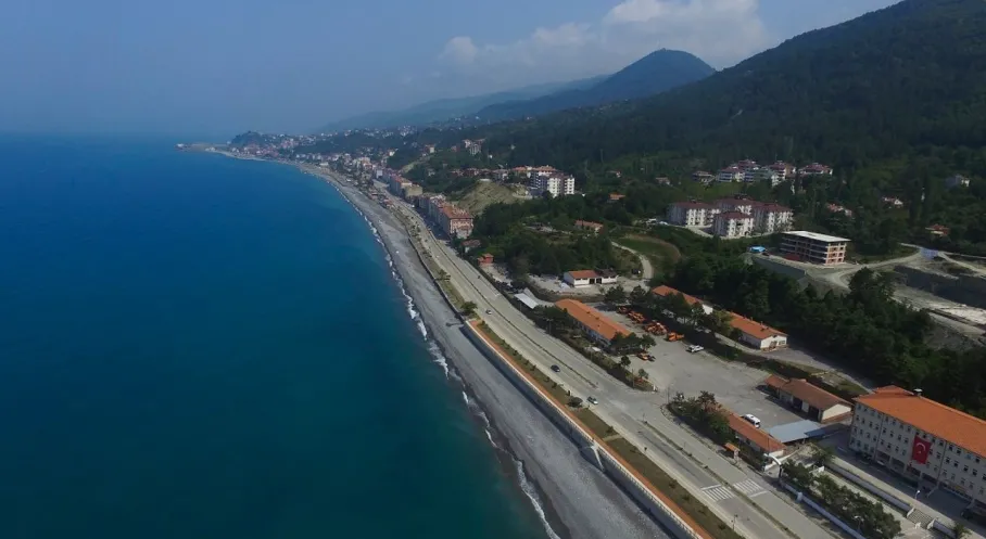 Kastamonu'da Deniz Keyfi Bitti: 4 İlçede Yüksek Dalga Alarmı!