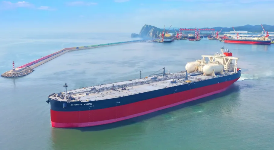 Kawasaki'den Çevre Dostu Devrim: İlk LNG'li Tanker Teslim Edildi!