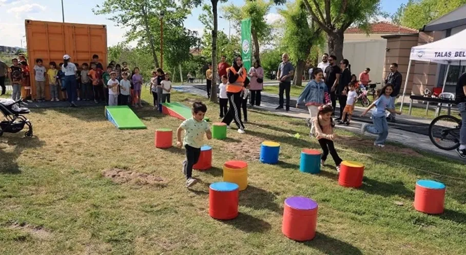 Kayseri Talas'ta Çocuklar Bayram Etti! Geleneksel Oyunlar ve Eğlence Şöleni