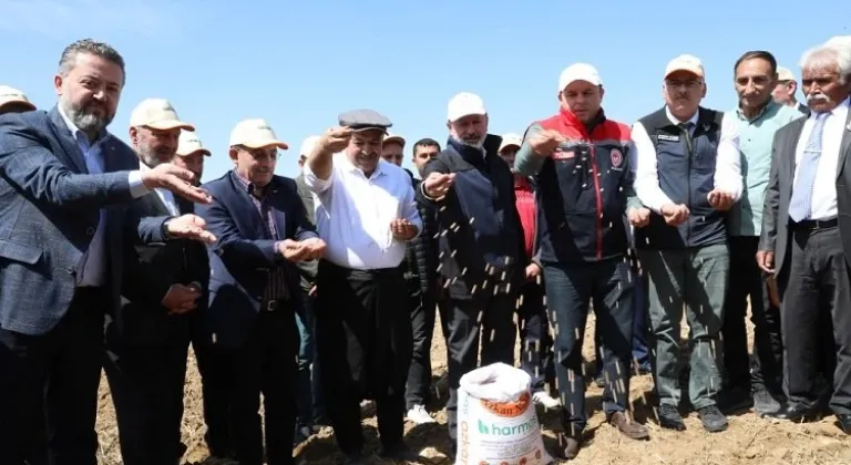 Kayseri'de Tarımsal Üretim Yükselişte: Nohut Ekimi Çalışmaları Başladı