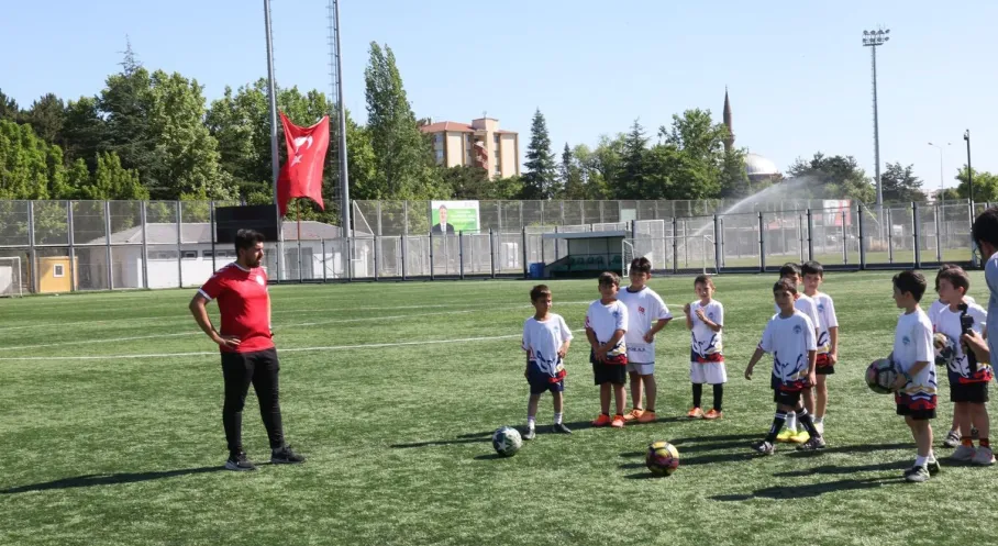 Kayseri'de Yaz Spor Okulları Coşkusu! Çocuklar İçin 16 Branşta Ücretsiz Eğitim