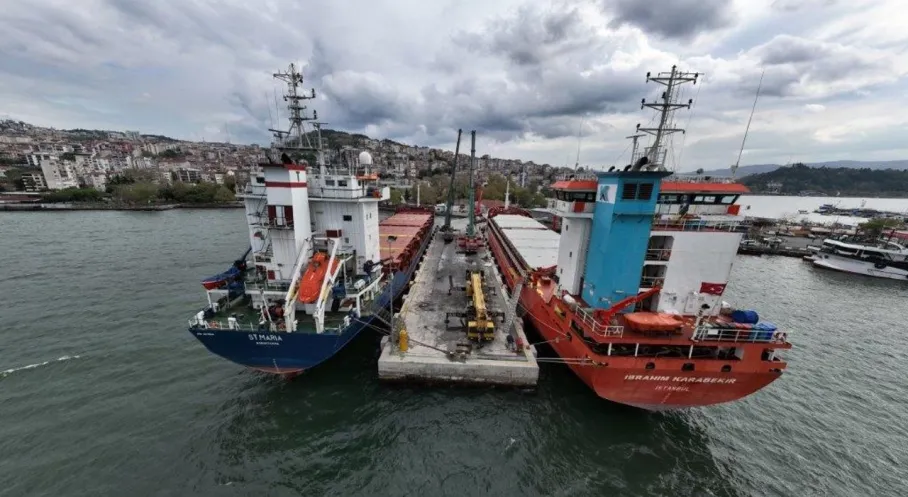 Kdz. Ereğli Limanı'nda Yoğunluk! Gemiler Sıra Bekliyor, Tırlar Konvoy Oluşturuyor