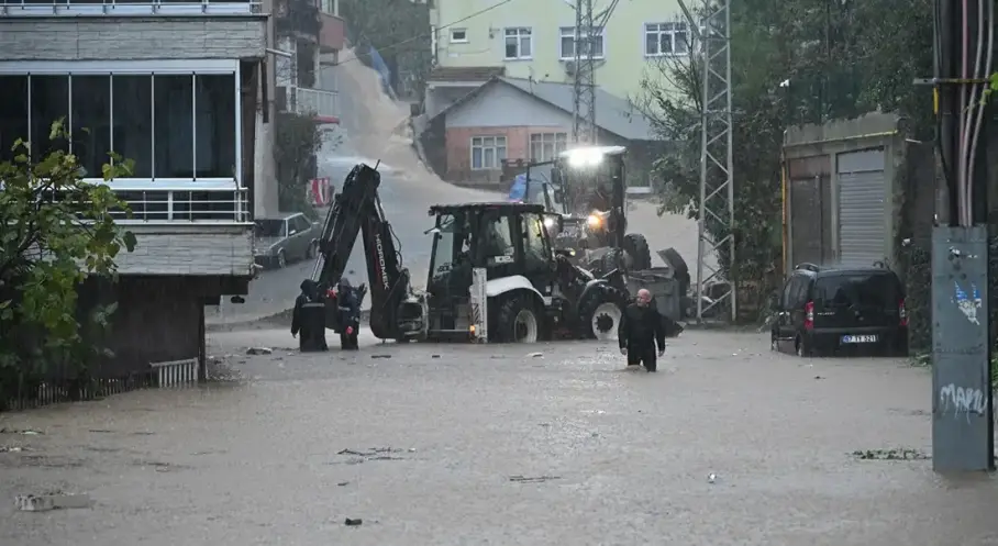 Kdz. Ereğli’de sağanak alarmı: Dereler taştı, ev ve iş yerlerini su bastı