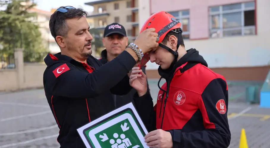 Keçiören’de Öğrenci ve Öğretmenlere Afet ve Yangın Eğitimi