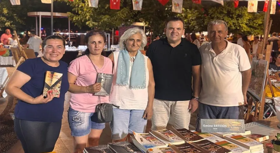Kemer'de Ev Hanımları Kermesi Coşkusu! Yerli ve Yabancı Turistlerin İlgisi Büyük