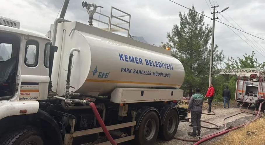 Kemer'de Korkutan Ev Yangını! İşte İlk Detaylar