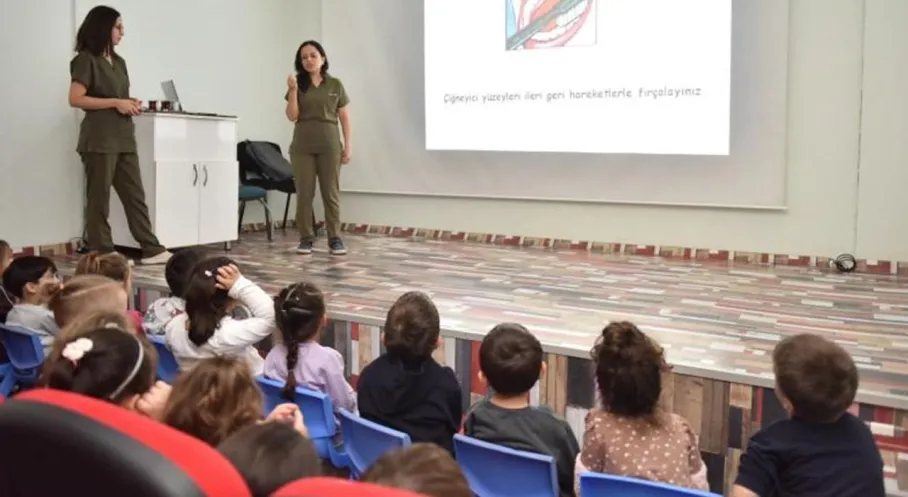 Kepez'den Miniklere Diş Sağlığı Seferberliği: Sağlıklı Gülüşler İçin Erken Yaşta Eğitim!
