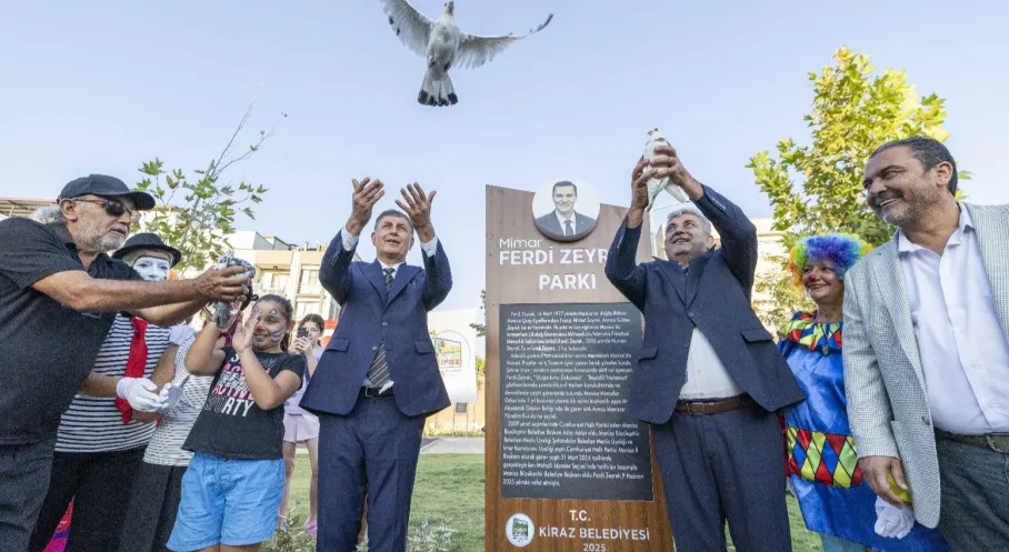 Kiraz'da Kurtuluş Coşkusu: Mimar Ferdi Zeyrek Parkı ve Zübeyde Hanım Anne Evi Açıldı!