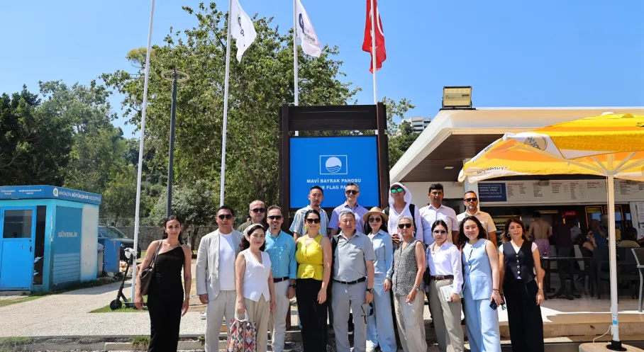 Antalya'nın Mavi Bayrak Başarısı Kırgızistan'a İlham Oldu: Issık Göl İçin Kritik Ziyaret!