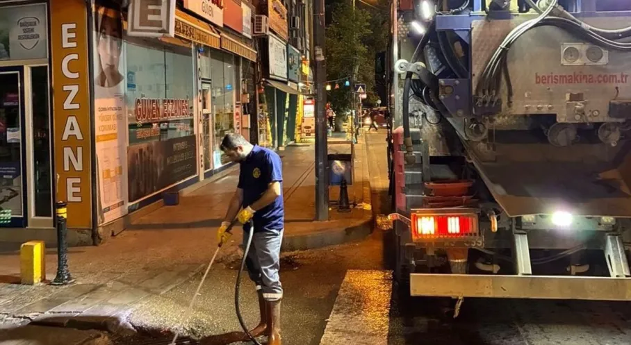 Kırıkkale'de Gece Operasyonu: Belediye Ekipleri Altyapı İçin Nöbette!