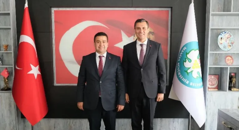 Kırkağaç Belediye Başkanı Üstün Dönmez, Manisa Büyükşehir Belediye Başkanı Mimar Ferdi Zeyrek'i Ziyaret Etti