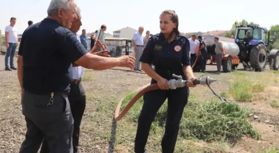 Eskişehir'de Kırsal Mahalle Muhtarlarına Yangın Tankeri Eğitimi!