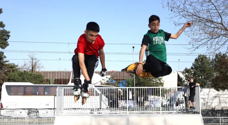 Kocaeli Büyükşehir'in Darıca Millet Bahçesi'nde Yapılan Yeni Skate Parkı Gençlerin Gözdesi Oldu