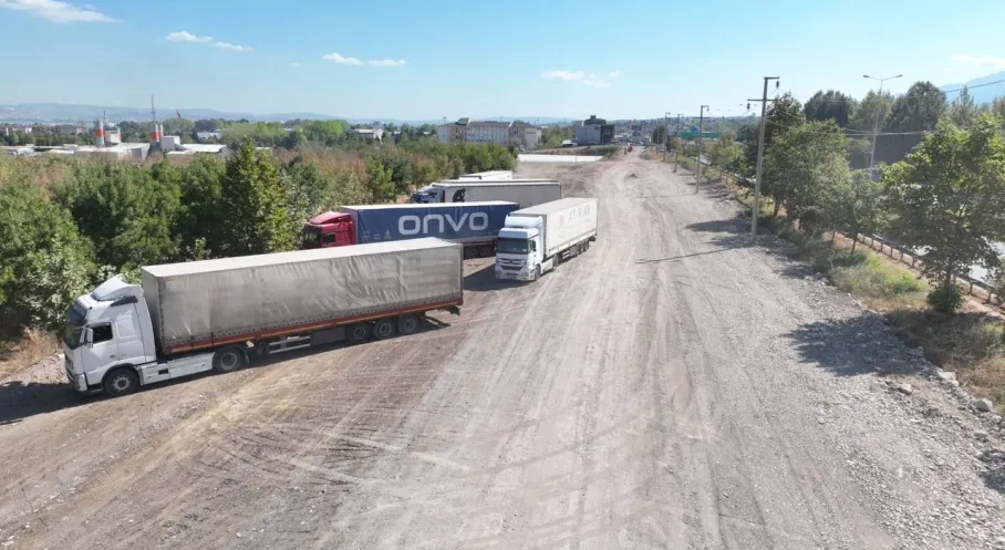 Kocaeli D-130'da TIR ve Kamyon Yasağı Başladı! Trafik Nefes Aldı