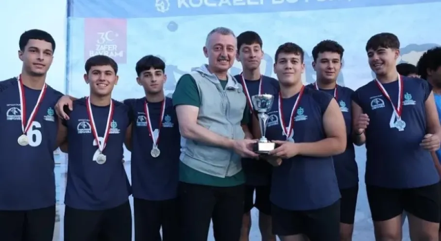 Kocaeli Plaj Şenlikleri Coşkusu! Başkan Büyükakın Gençlerle Bir Arada