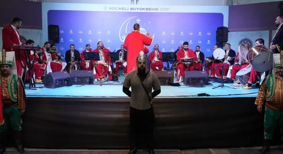 Kocaeli Ramazan'da Destan Yazdı! İzmit Kent Meydanı'nda Binlerce Kişiyle Unutulmaz Bir Ay!