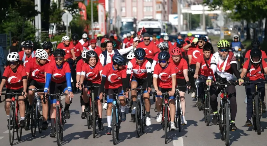 Kocaeli'de 19 Mayıs Coşkusu! Bisiklet Turu ile Ruhlar Canlandı!