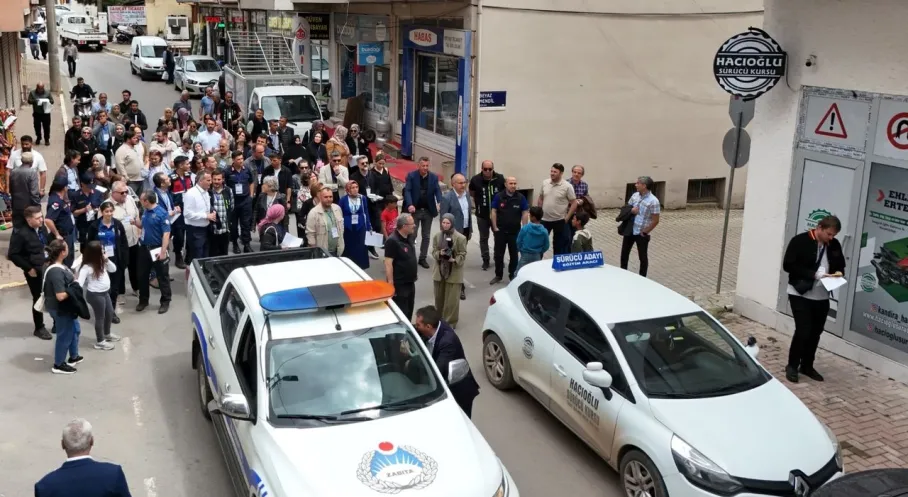 Kocaeli'de Afet Bilinci Seferberliği: Halk Eğitiliyor, Şehir Güçleniyor!