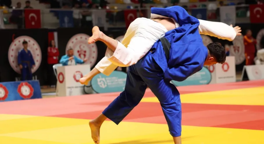 Kocaeli'de Dev Judo Şöleni Başladı! Türkiye Şampiyonası'nda 81 İlden 900 Sporcu Mücadele Ediyor