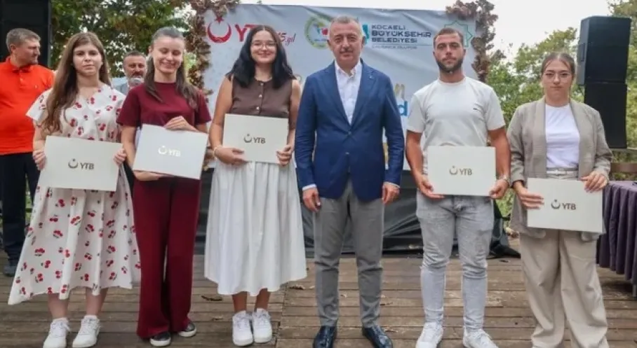 Kocaeli'de Başkan Büyükakın Gençlerle Bir Araya Geldi! Liderlik Sırları Paylaşıldı