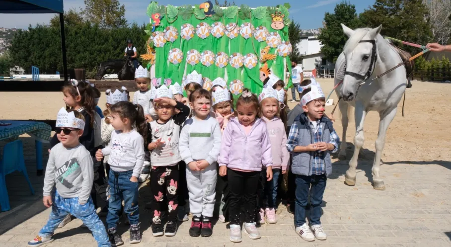 Kocaeli'de Minikler Hayvanları Koruma Günü'nde Atlarla Buluştu! İşte O Anlar