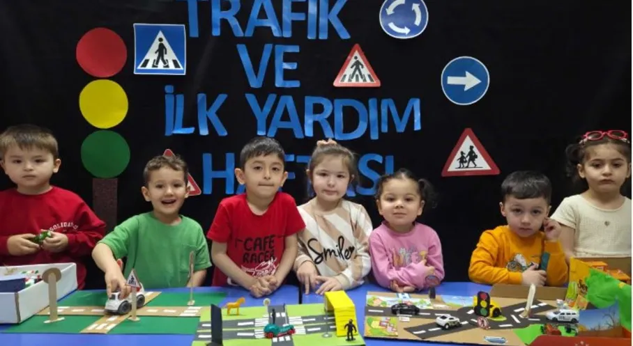 Kocaeli'de Miniklere Trafik Eğitimi: Eğlenerek Öğreniyorlar!
