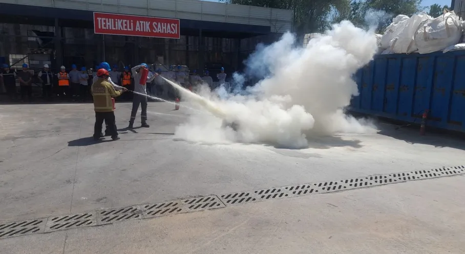 Kocaeli'de Sanayi Devrimi: Büyükşehir'den Yangın Güvenliği Hamlesi!