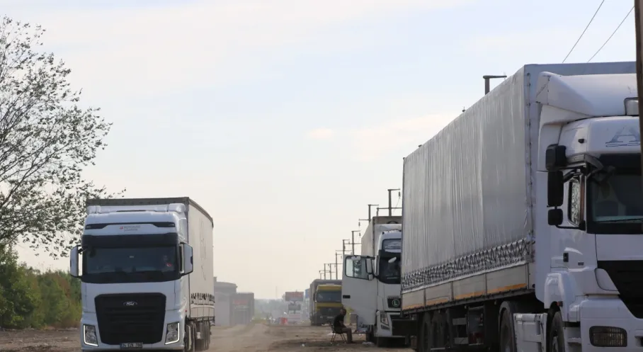 Kocaeli'de TIR Parkı Çözümü: Trafik Rahatladı, Sürücüler Memnun!