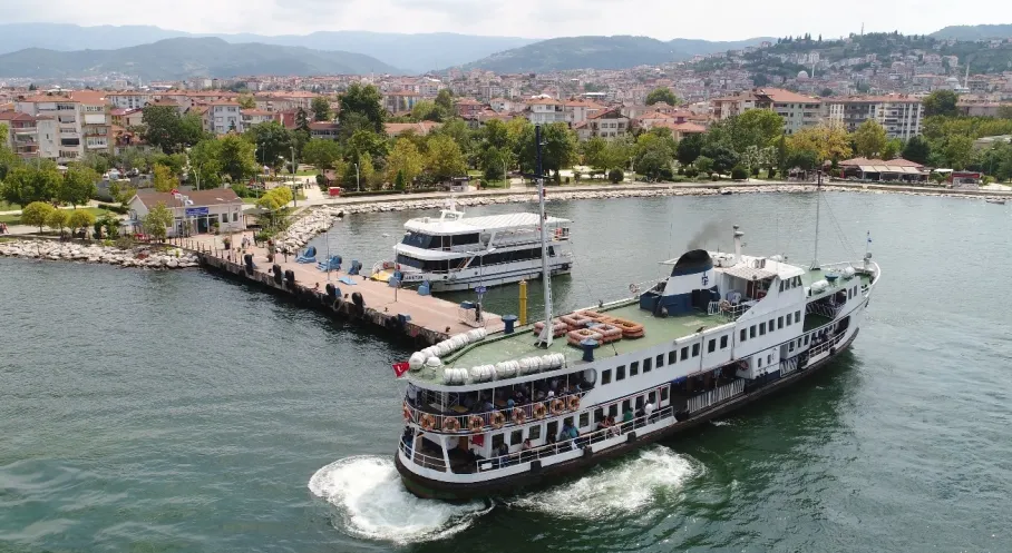 Kocaeli'de Ulaşım Devrimi: Gölcük-İzmit Vapur Seferleri Yarı Fiyata!