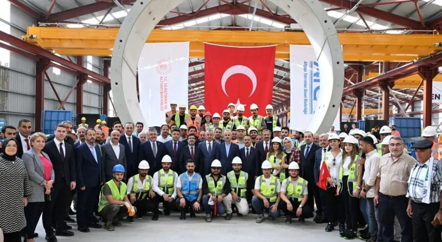 Kocaeli'ye Sanayi Devrimi: 28,5 Km'lik Metro Hattı Temeli Atıldı!