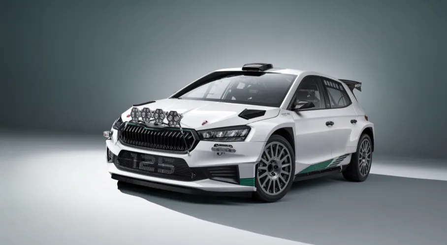 Škoda'dan 125 Yıllık Motor Sporları Destanı: Efsanevi Geçmişten Elektrikli Geleceğe Nefes Kesen Yolculuk!