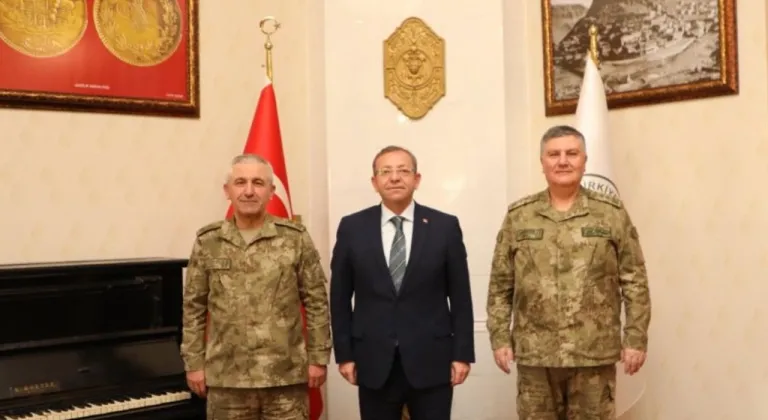Komutanlardan Vali Polat'a Nazik Ziyaret