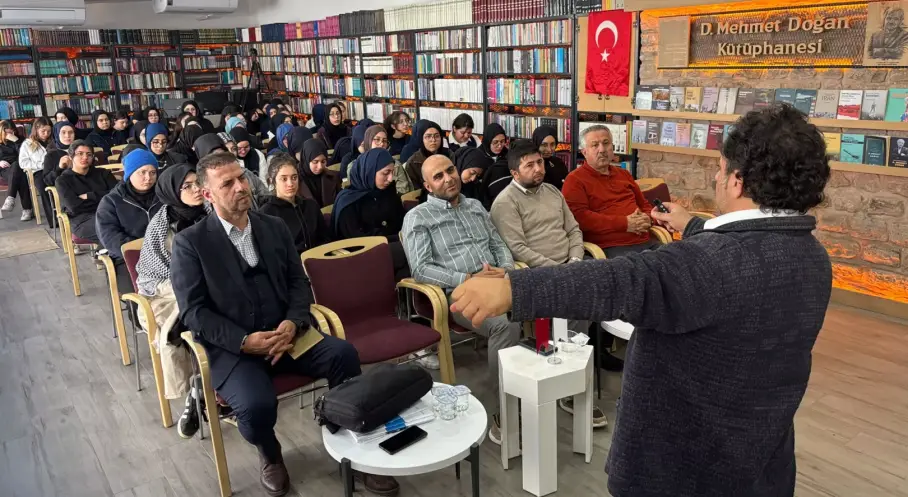 Konya’da Öğrenciler Yazar ve Akademisyenlerle Buluşuyor