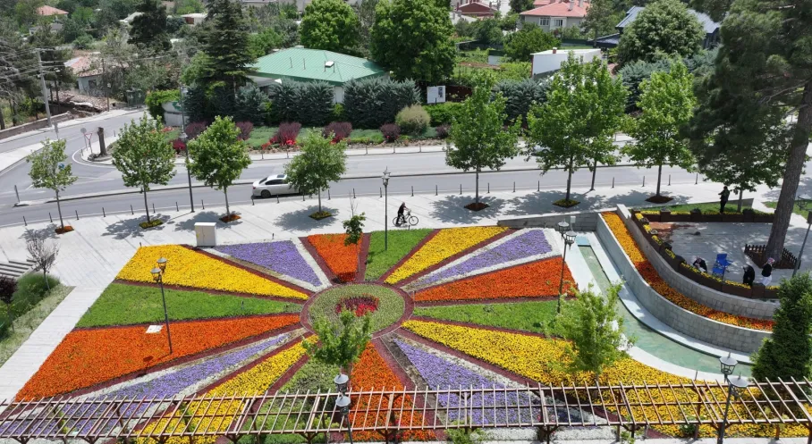 Konya Çiçek Açtı: Şehir Estetiği Çiçeklerle Nasıl Yeniden Tanımlanıyor?
