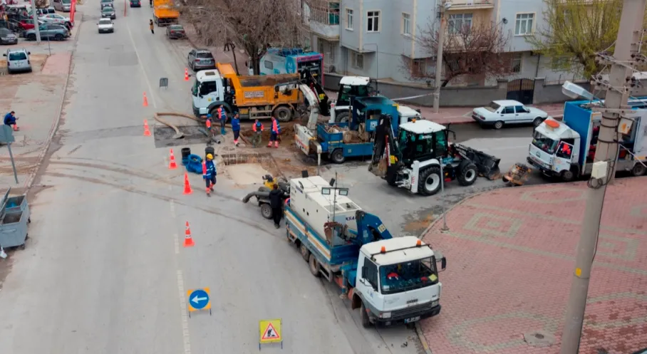 Konya'da Su Kayıplarını Bitirecek Hamle! KOSKİ'den Kritik Şebeke Yenileme Operasyonu