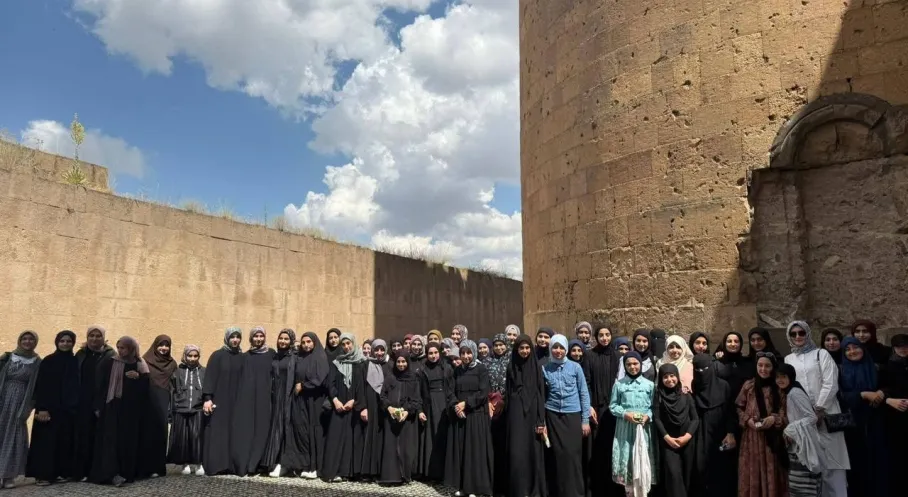 Kuran Kursu Öğrencileri Ani Harabeleri'nde Tarihle Buluştu!