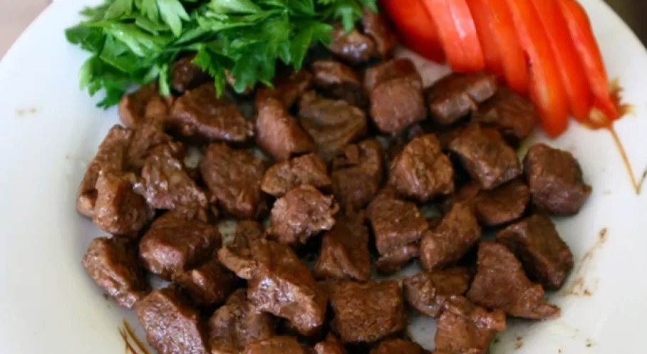 Kurban Bayramı Sofralarında Sağlık Alarmı! Et Tüketimi Nasıl Olmalı?
