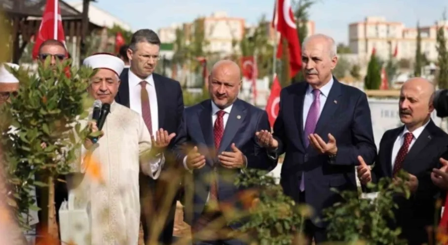 Kurtulmuş'tan Adıyaman'da Duygu Yüklü Ziyaret: Deprem Şehitleri Anıldı!