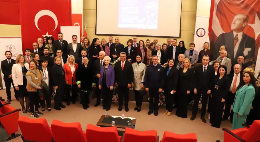 Kütahya Porselen'e Sanat ve Onur Ödülü Yağmuru! Neden?