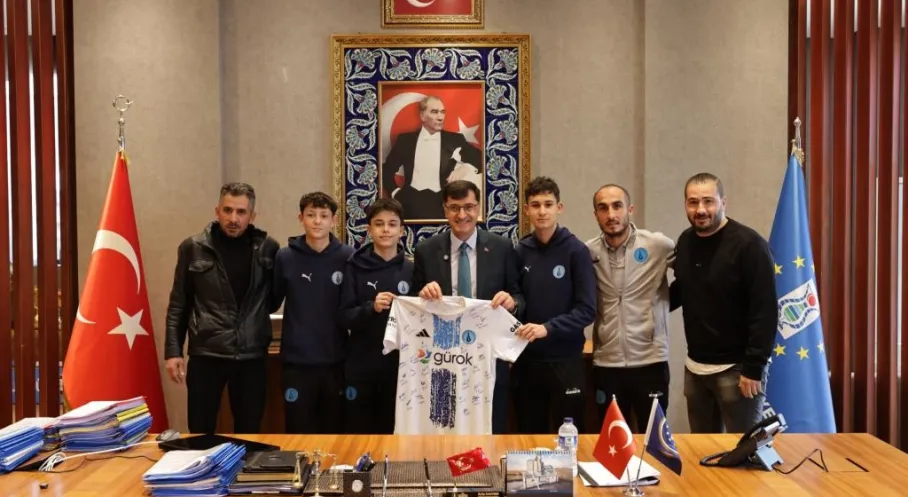 Kütahyaspor U-15 Fırtınası Durmuyor! Tüm Rakiplerini Yendi, Şampiyonlukta Zirveye Yerleşti