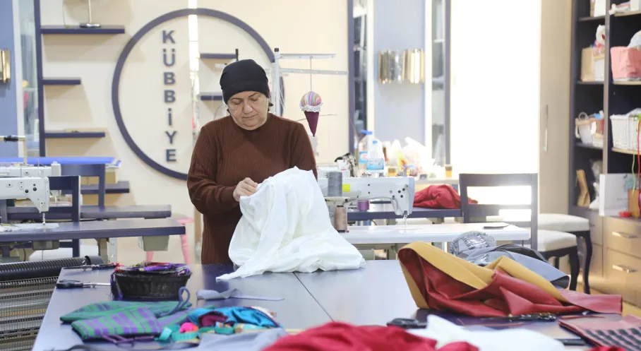 Gaziantep'in Tarihi Dokusu Yeniden Canlandı: Kutnu Kumaşı Saraylardan Günümüze Taşıyor!