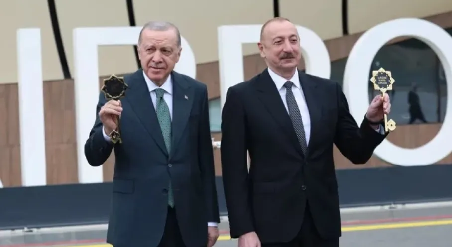 Erdoğan ve Aliyev'den Tarihi An: Laçın Havalimanı'nın Sembolik Anahtarları Teslim Edildi!