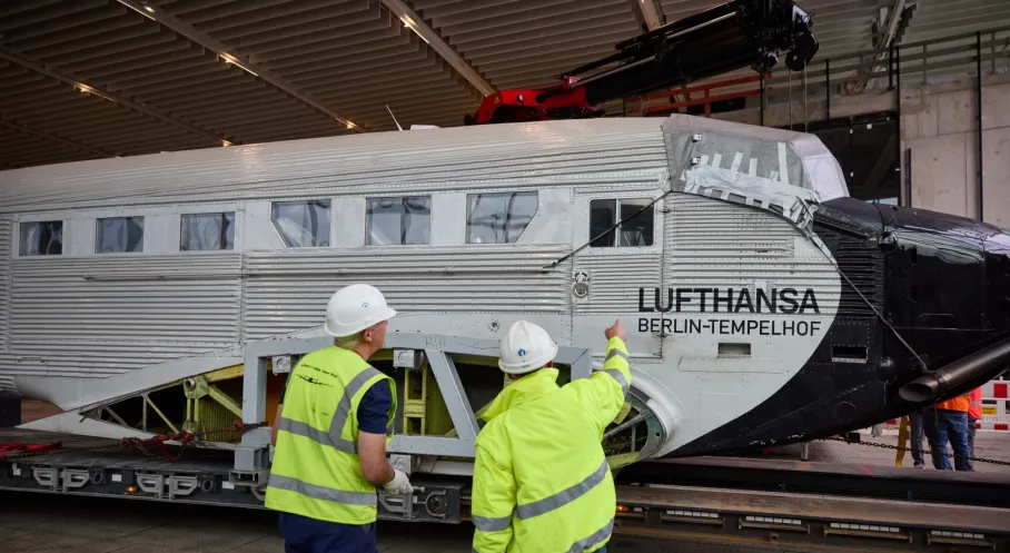 Lufthansa'nın Efsane İkonları Buluştu! Ju 52 ve Super Star Frankfurt'ta!