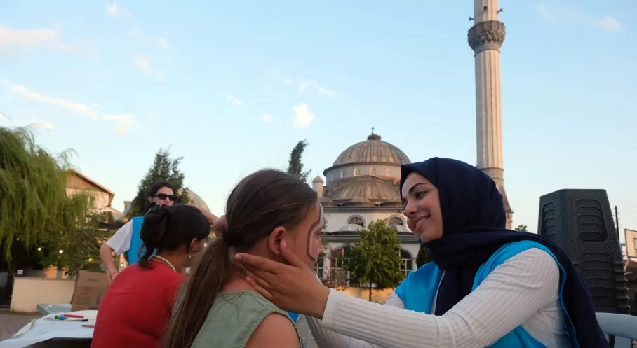 “Mahallemde Neşe Var” Bu Kez Söğütlü Yeniköy’de Çocuklarla Buluştu