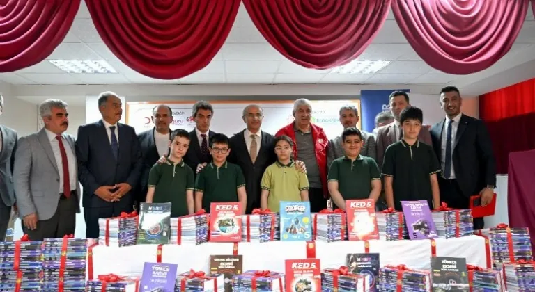 Malatya Büyükşehir Belediyesi Öğrencilere Kaynak Kitap Desteği Sağlıyor