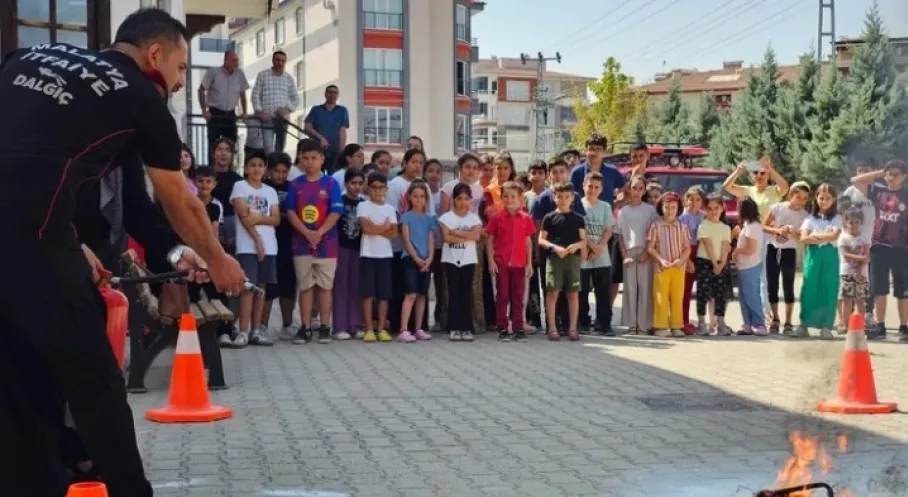 Malatya'da Afet Bilinci Seferberliği: Semt Konaklarında Eğitimler Başladı!