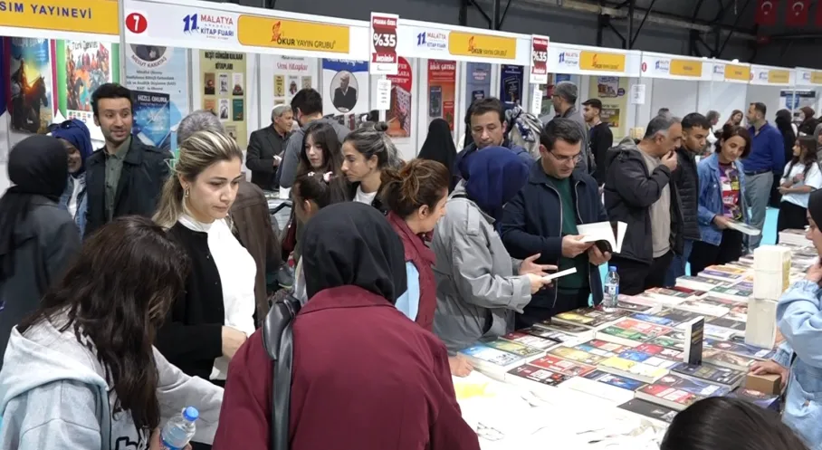 Malatya Kitap Fuarı Rekor İlgi Görüyor! Kültür Şöleni Yaşanıyor