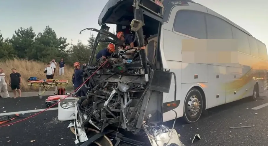 Malatya Otobüs Kazası: 1 Ölü, 10 Yaralı! Bolu'da Feci Kaza