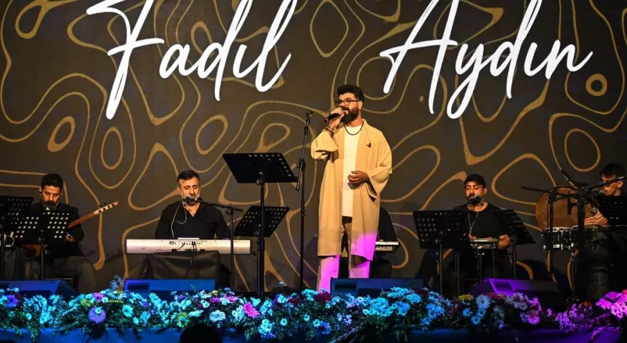 Malatya'da Anneler Günü Coşkusu: Fadıl Aydın Konserinde Duygu Dolu Anlar ve Unutulmaz İlahiler!