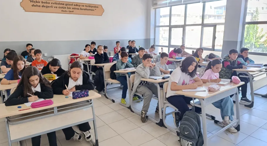 Malatya'da Eğitim Seferberliği! Büyükşehir'den 1400 Öğrenciye Ücretsiz Kurs